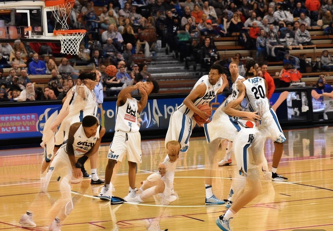 运动分析：杰伦·威廉姆斯进攻选择调整显成效，雷霆连败暴露防守漏洞与团队课题